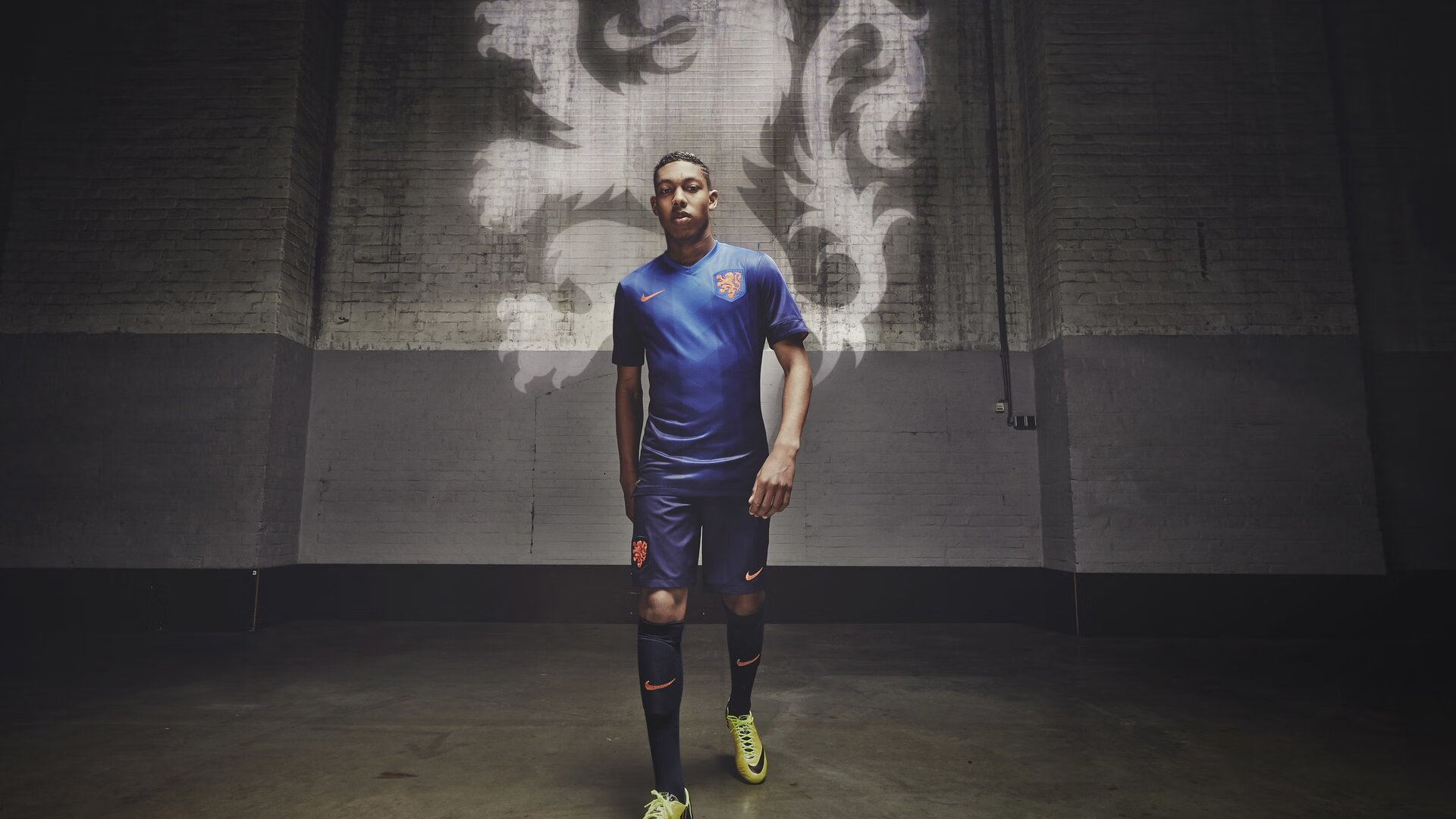 欧冠决赛焦点战,奇才强势拿下雷霆,战术革命颠覆传统足球认知